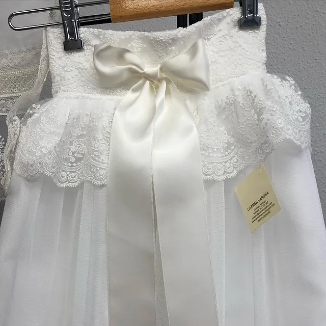 Carmen Varona Moda Infantil bautizo blanco